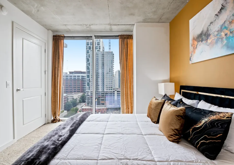Skyward Splendor: Experience Luxury Views from the Sky in Midtown Atlanta